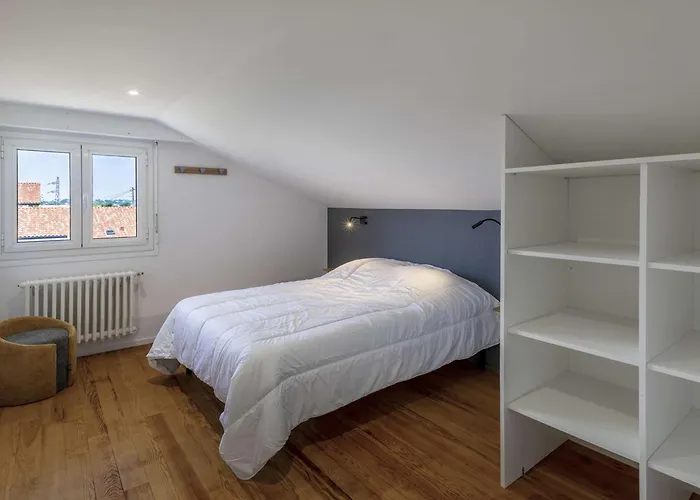 Grand Refait A Neuf Proche A - Fr-1-4-709