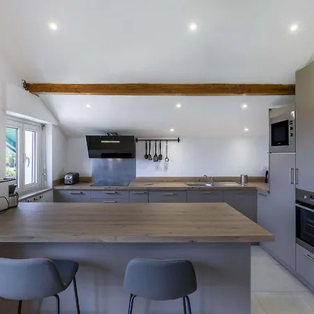 Grand Refait A Neuf Proche A Apartment