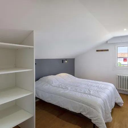 Apartment Grand Refait A Neuf Proche A Saint-Jean-de-Luz