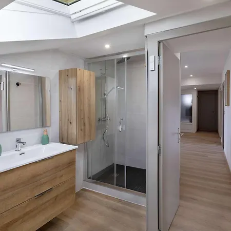 Grand Refait A Neuf Proche A - Fr-1-4-709